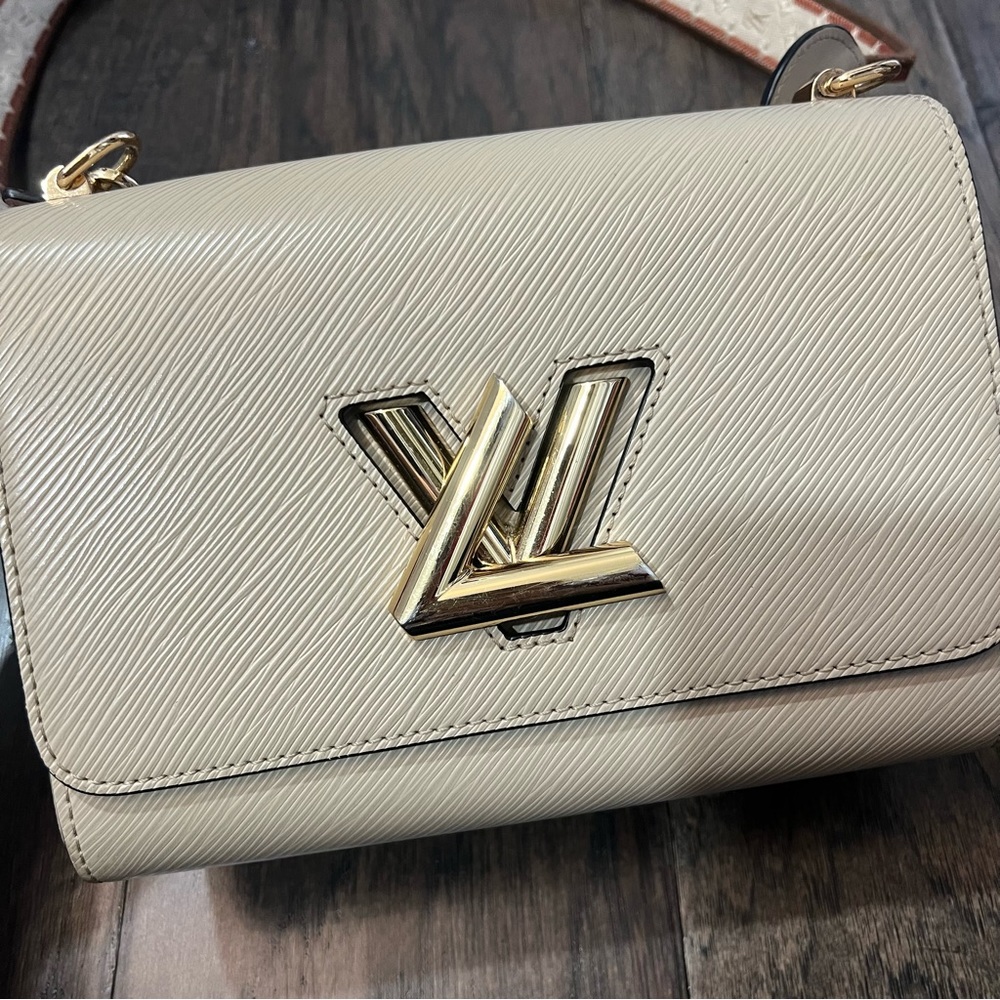 Twist MM Crossbody Purse